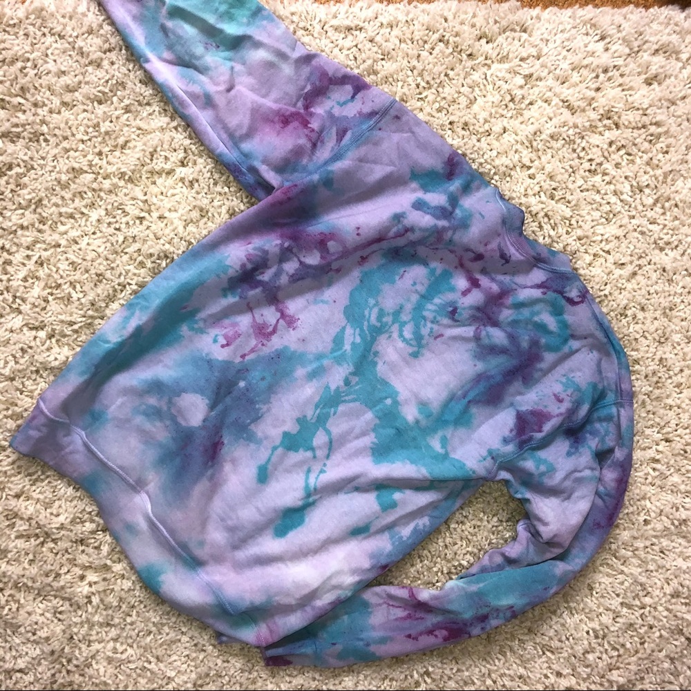 Tie dye crew neck